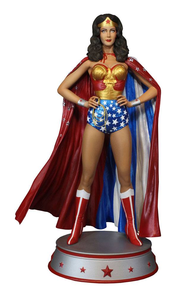 DC Comic Maquette Wonder Woman Cape Variant 33 cm