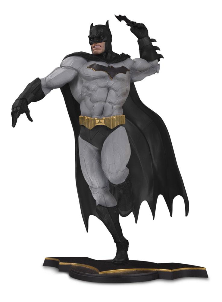 DC Core PVC Statue Batman Gray Variant Exclusive 26 cm